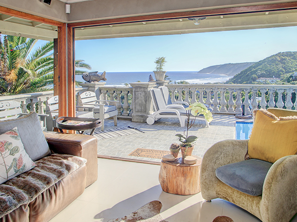 The 1st floor has a a breathtaking sea view!